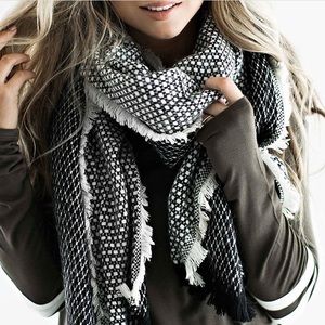 Double sided black and white scarf